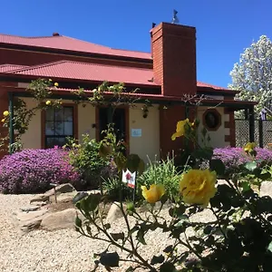 bnb-wine-and-roses.adelaidehotels-au.com/